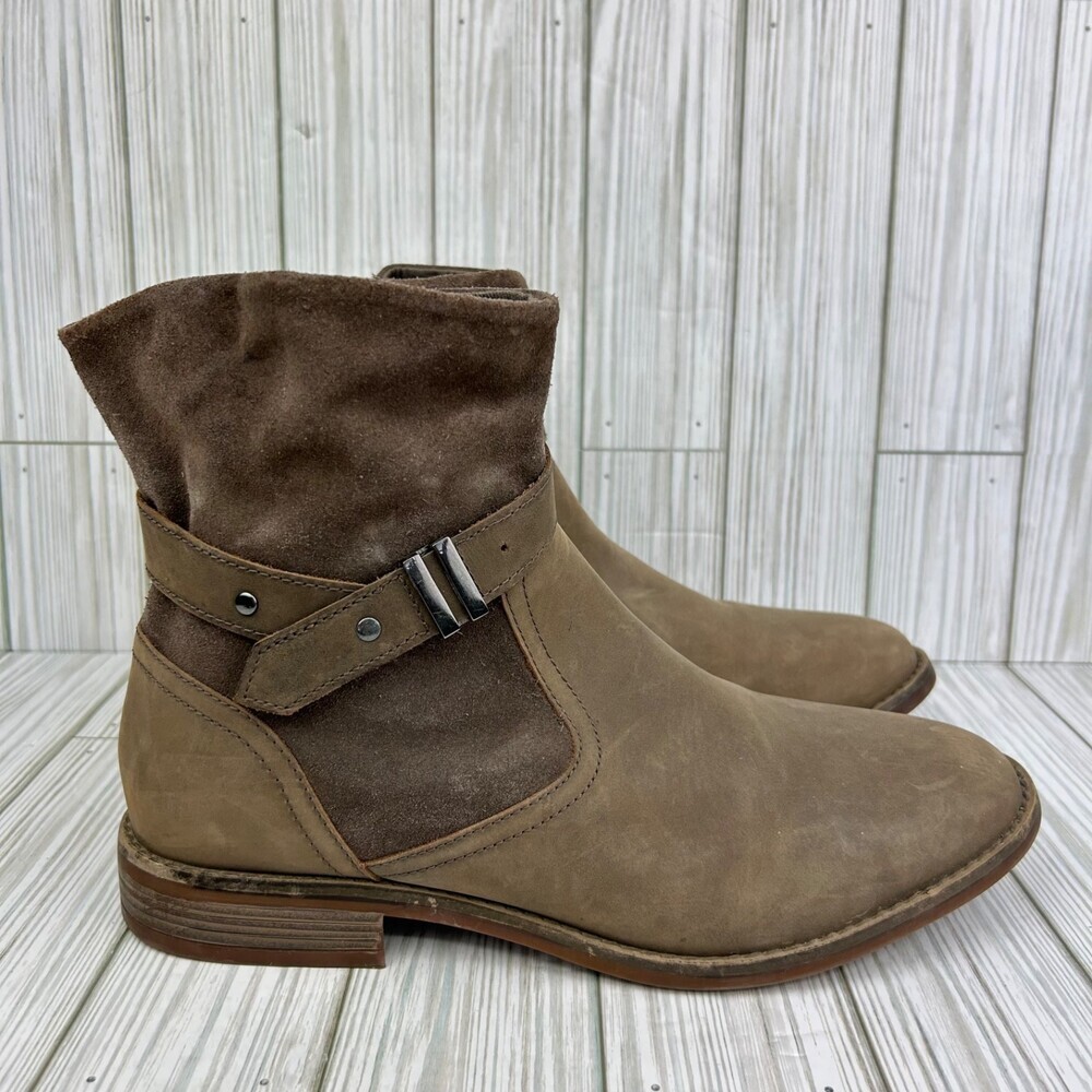 Clarks Collection Boots Women's Size 10 Camzin Hale Ankle Bootie Tan Mocha Suede
